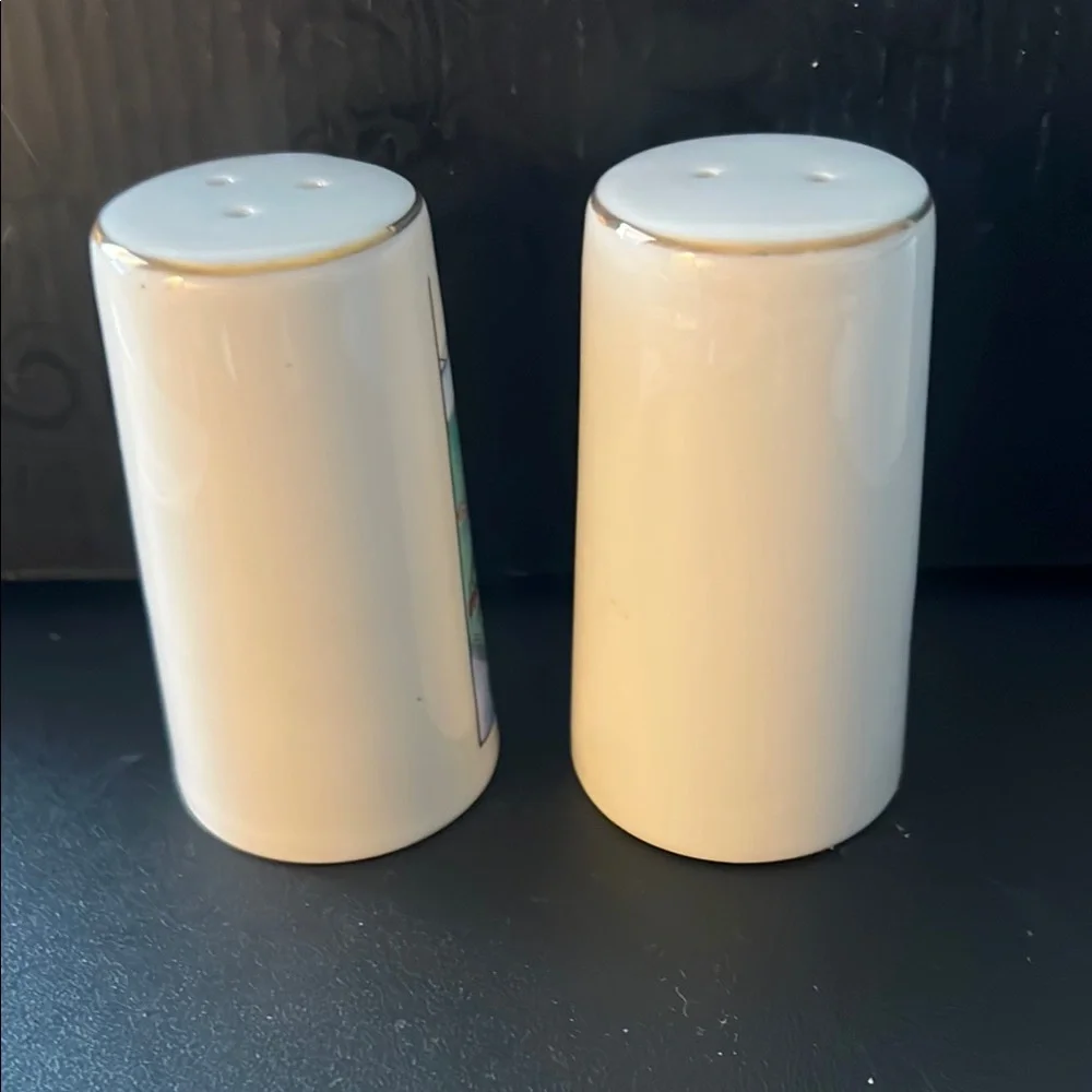 Blue‎ Salt & Pepper Shakers